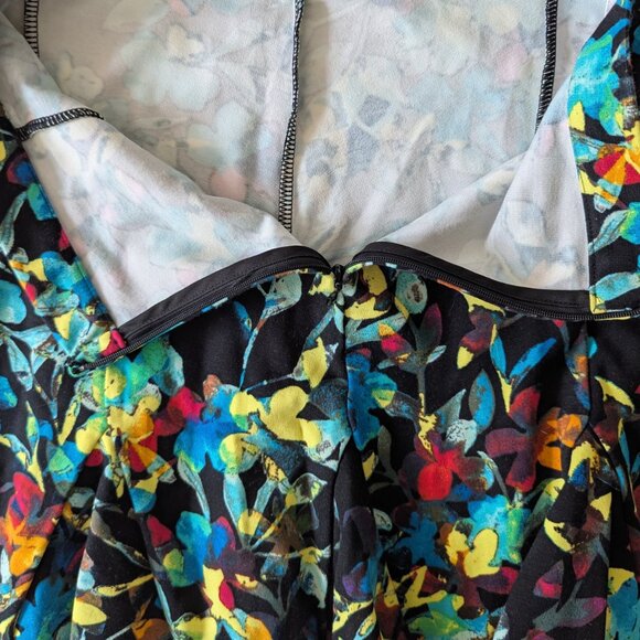 Parker Mini Skirt Size 6 - Picture 3 of 6